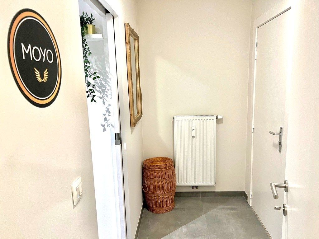 Stijlvol gemeubeld appartement met zeer groot terras en 2 slaapkamers foto 8