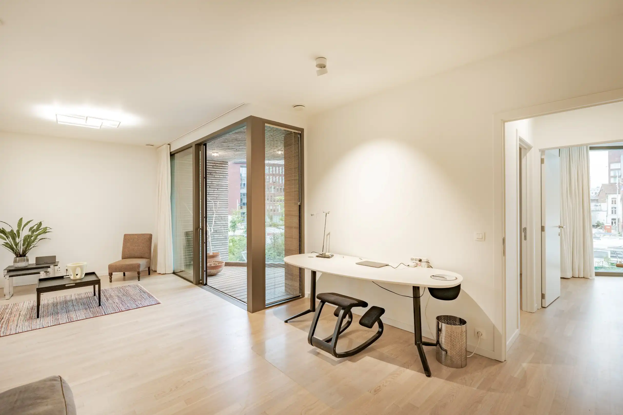 Gemeubeld 2-slaapkamer appartement aan de Vaartkom! foto 8