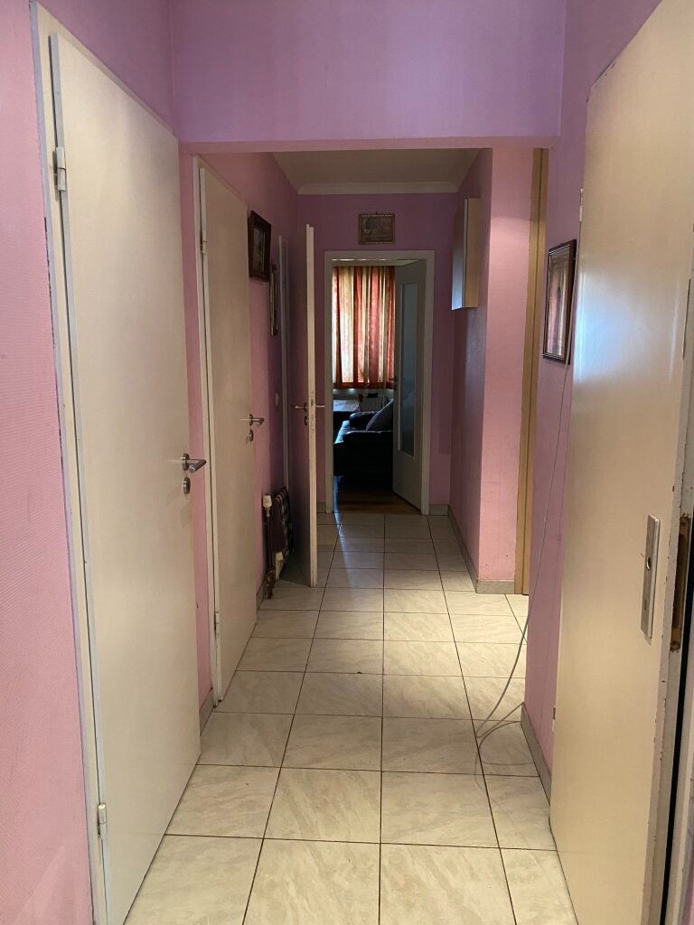 Gelijkvloers ruim appartement te koop in centrum Eeklo foto 4