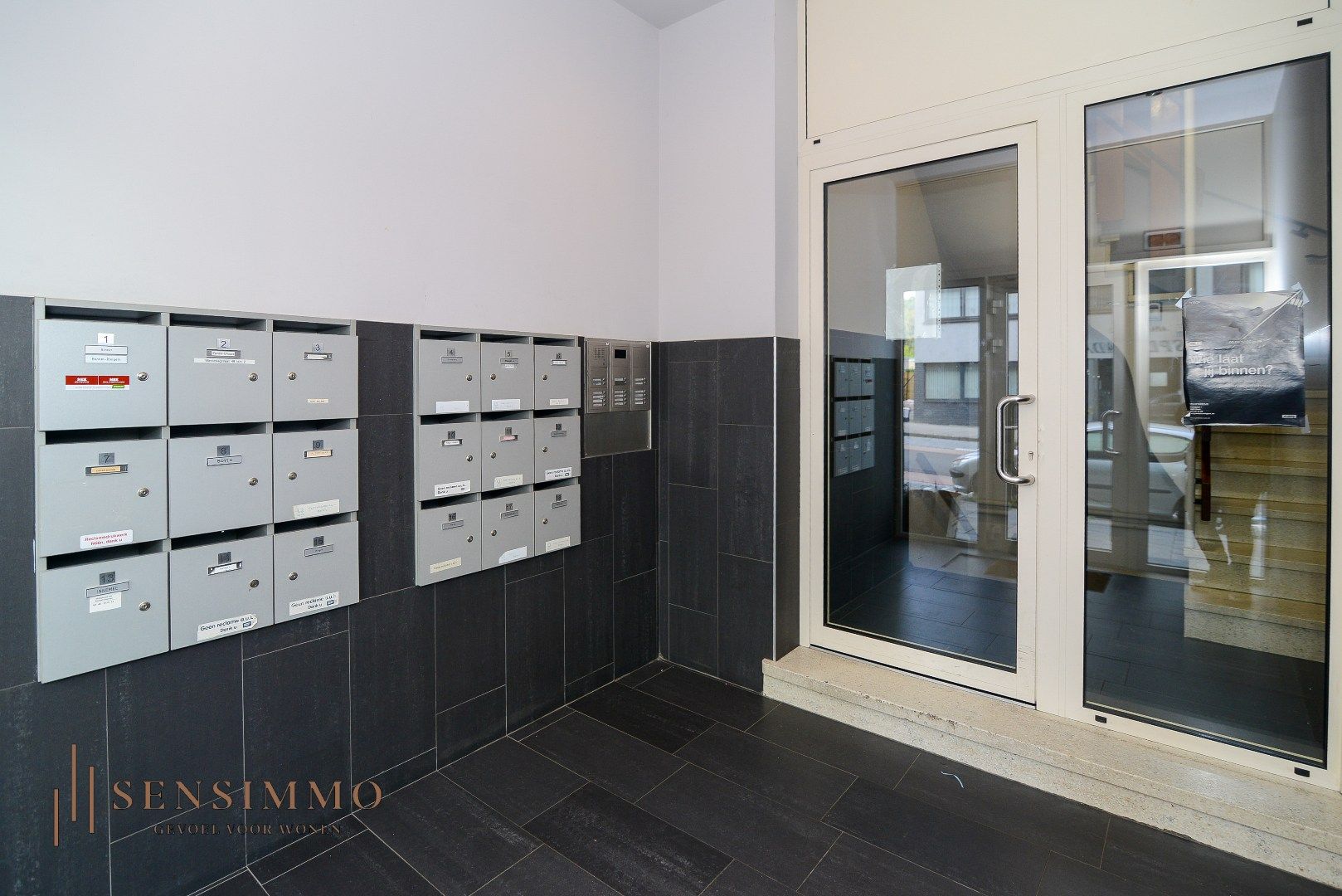 Instapklaar 1 slaapkamerappartement te centrum Genk foto 11