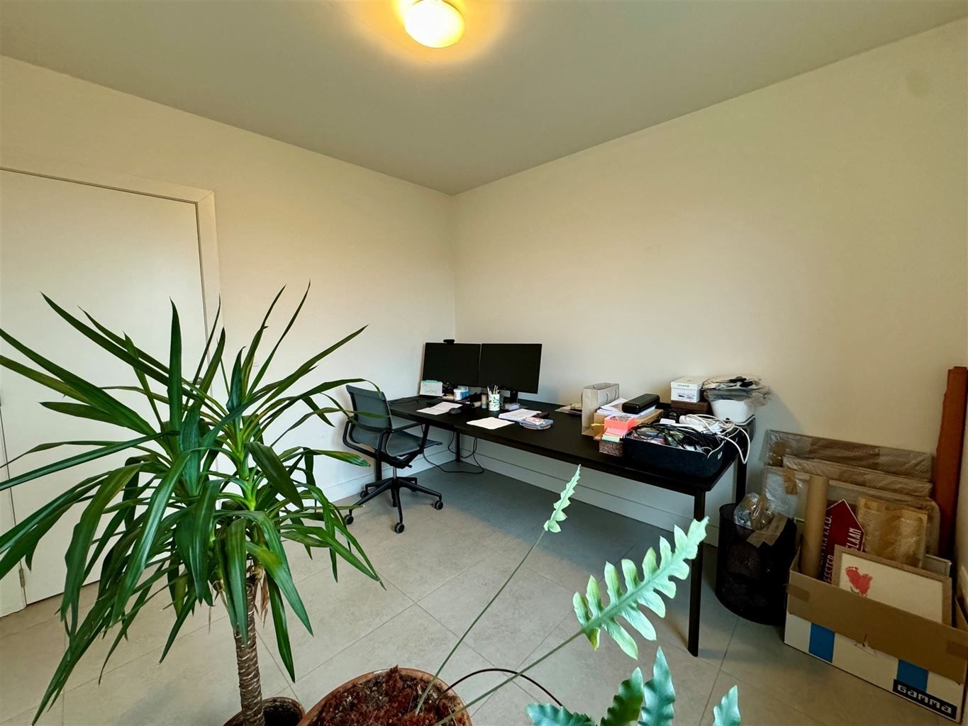 Prachtig duplex-appartement met 3 ruime slaapkamers, groot terras en aparte garage, rustig gelegen nabij het centrum van Maaseik. foto 14