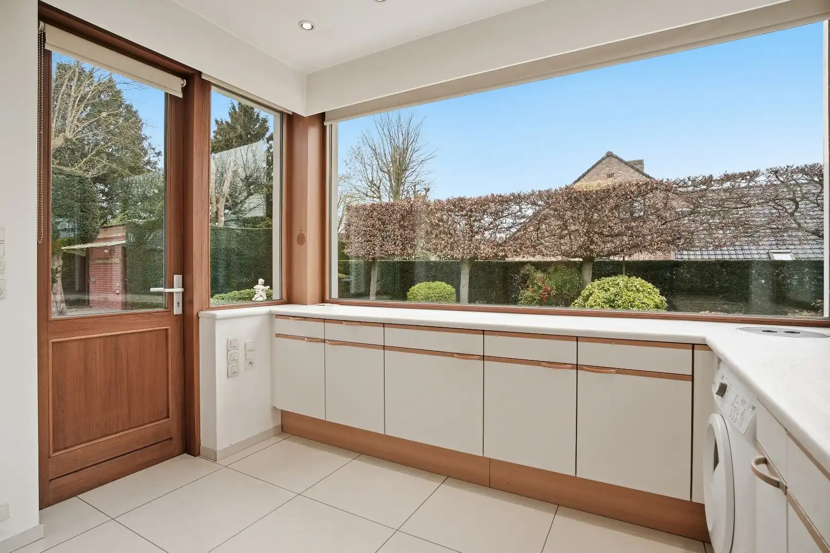 Statige woning te koop in centrum Stasegem, onder de kerktoren op 1000 m² grond, afgewerkt met authentieke en kwaliteitsvolle materialen. foto 12