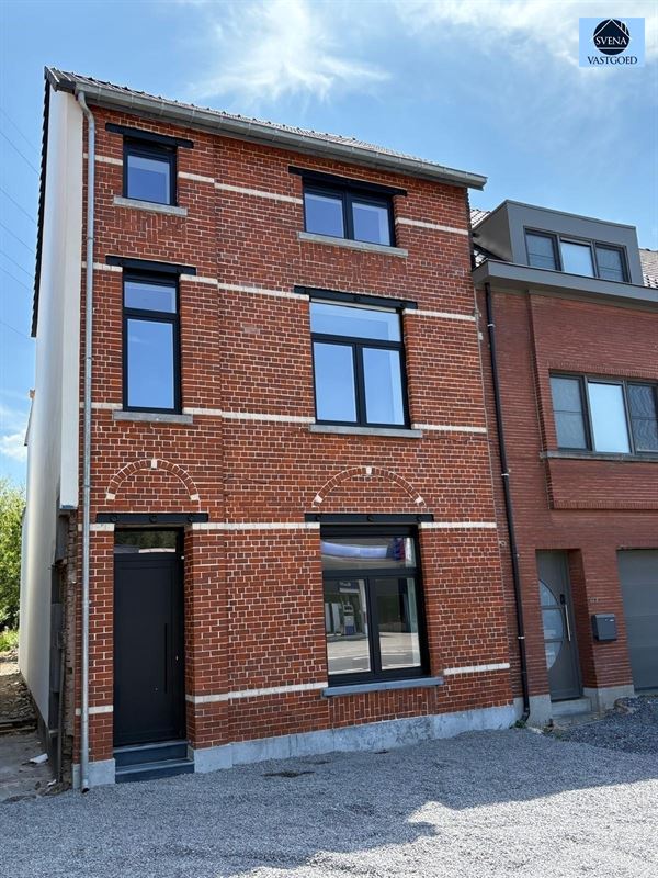 ENERGIEZUINIGE GERENOVEERDE WONING foto {{pictureIndex}}