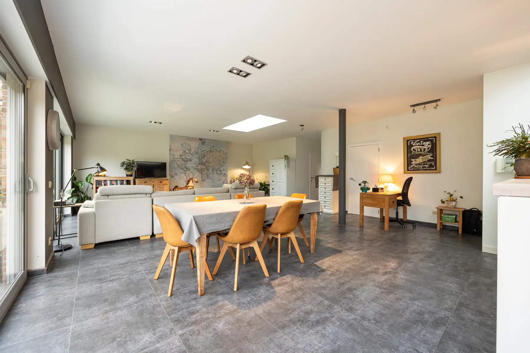 Unieke woning met uitzonderlijke breedte, 3 slpk en ZW tuin foto 6