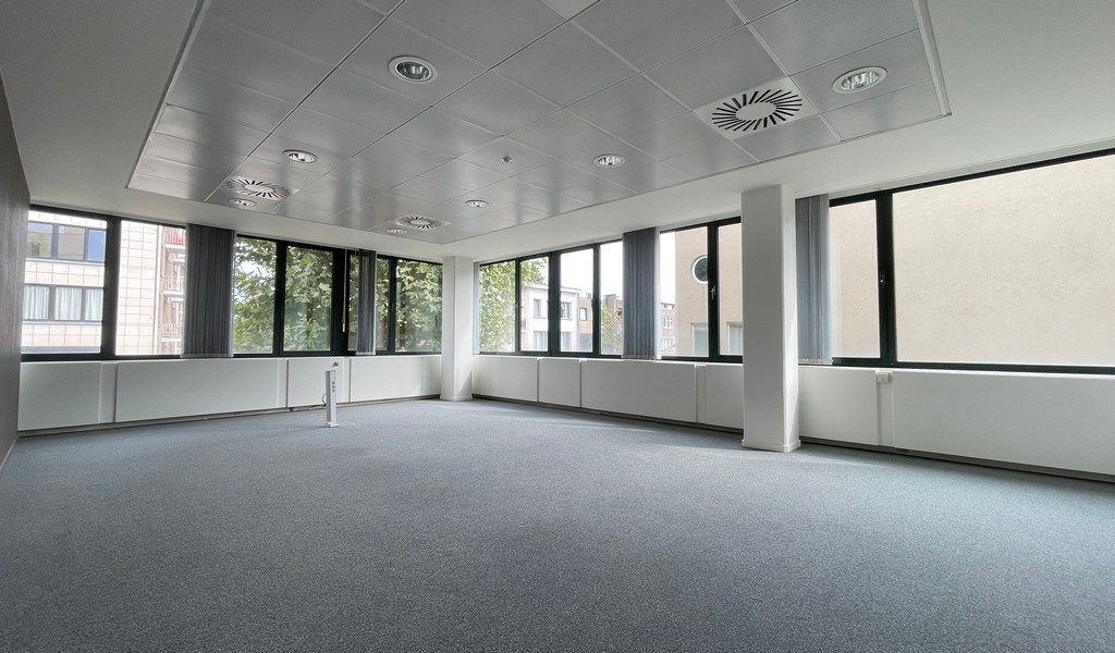 Kantoren te huur in Royal House te Berchem foto 7
