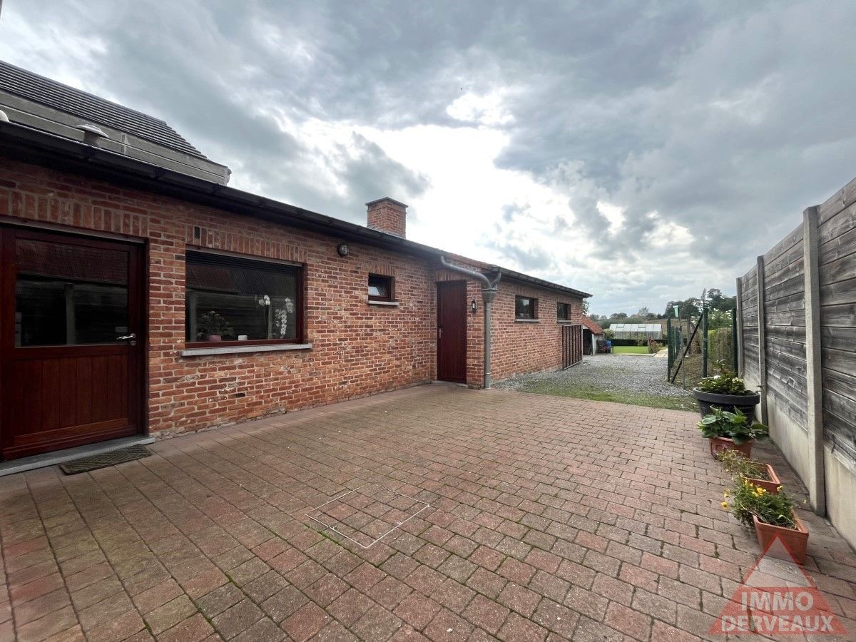 Geluveld - Open woning met grote tuin en zijoprit met garage foto 10