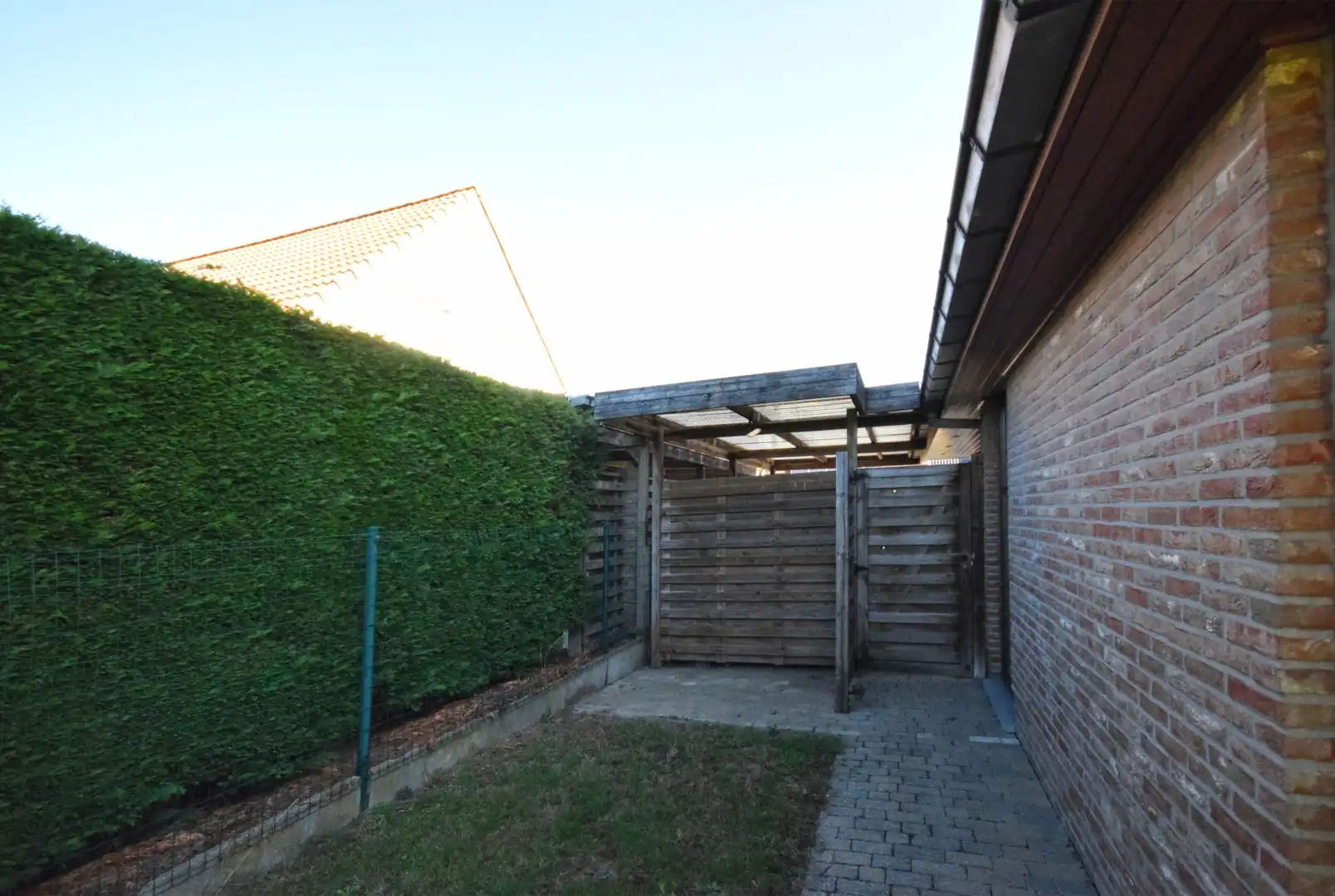 Te huur: Ruime villa in Roeselare met 3 slaapkamers, tuin op het zuidwesten, garage en  carport. foto 13