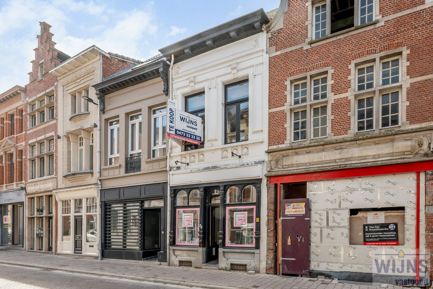 Opbrengstgebouw met 3 eenheden. foto 3