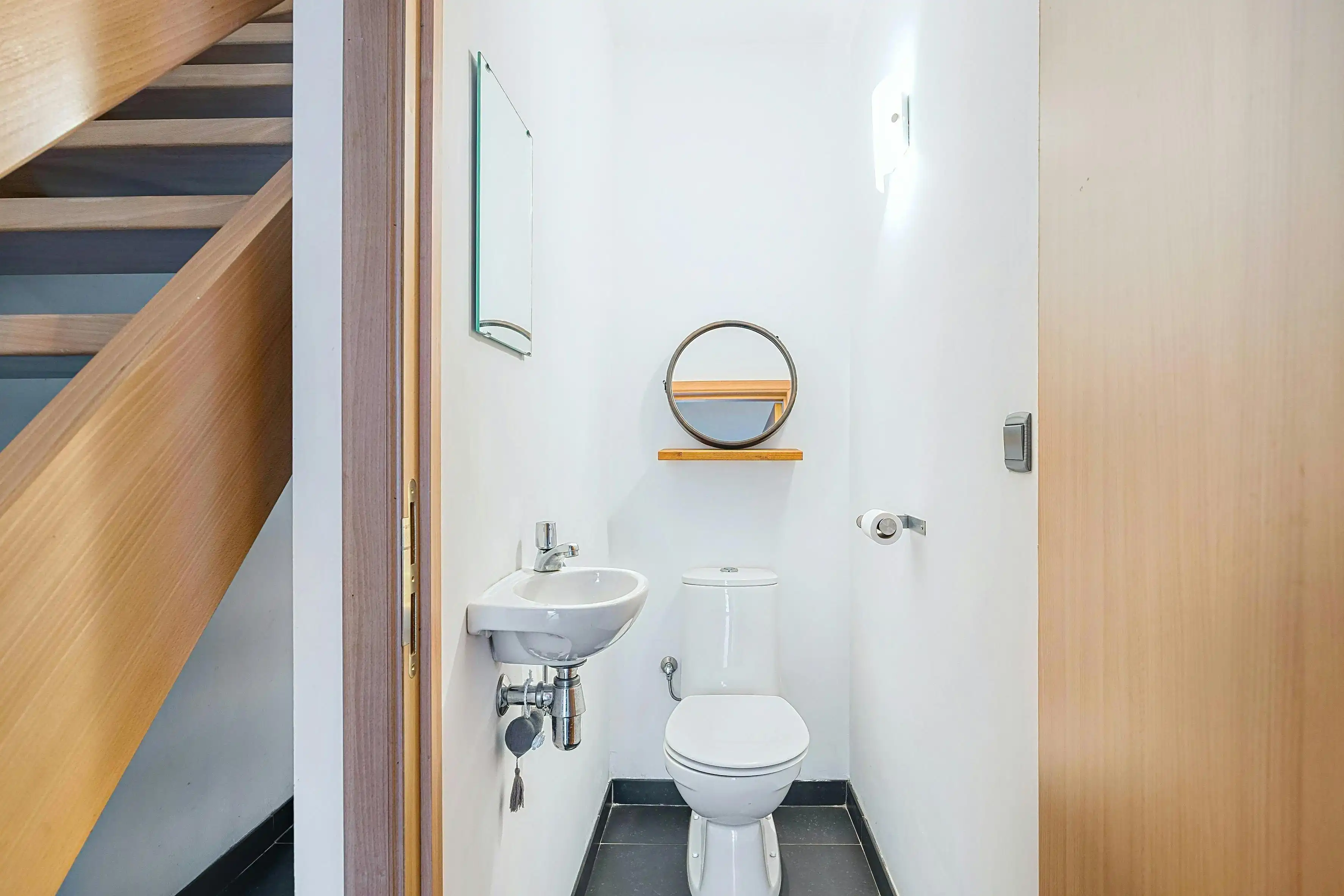 Instapklare bel-etage met 3 slaapkamers en zonnige tuin in hartje Eeklo foto 4