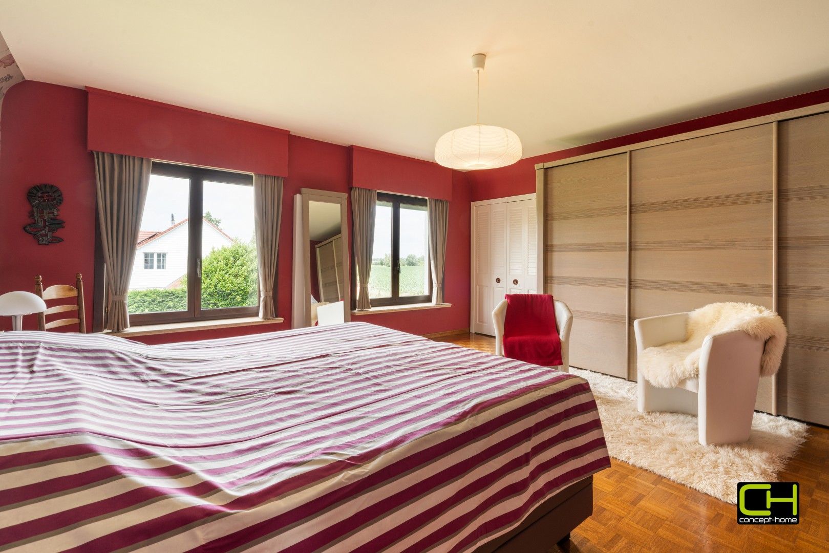 Ruime gezinswoning met 4 slaapkamers, tuin en prachtig uitzicht te koop in Lievegem foto 15