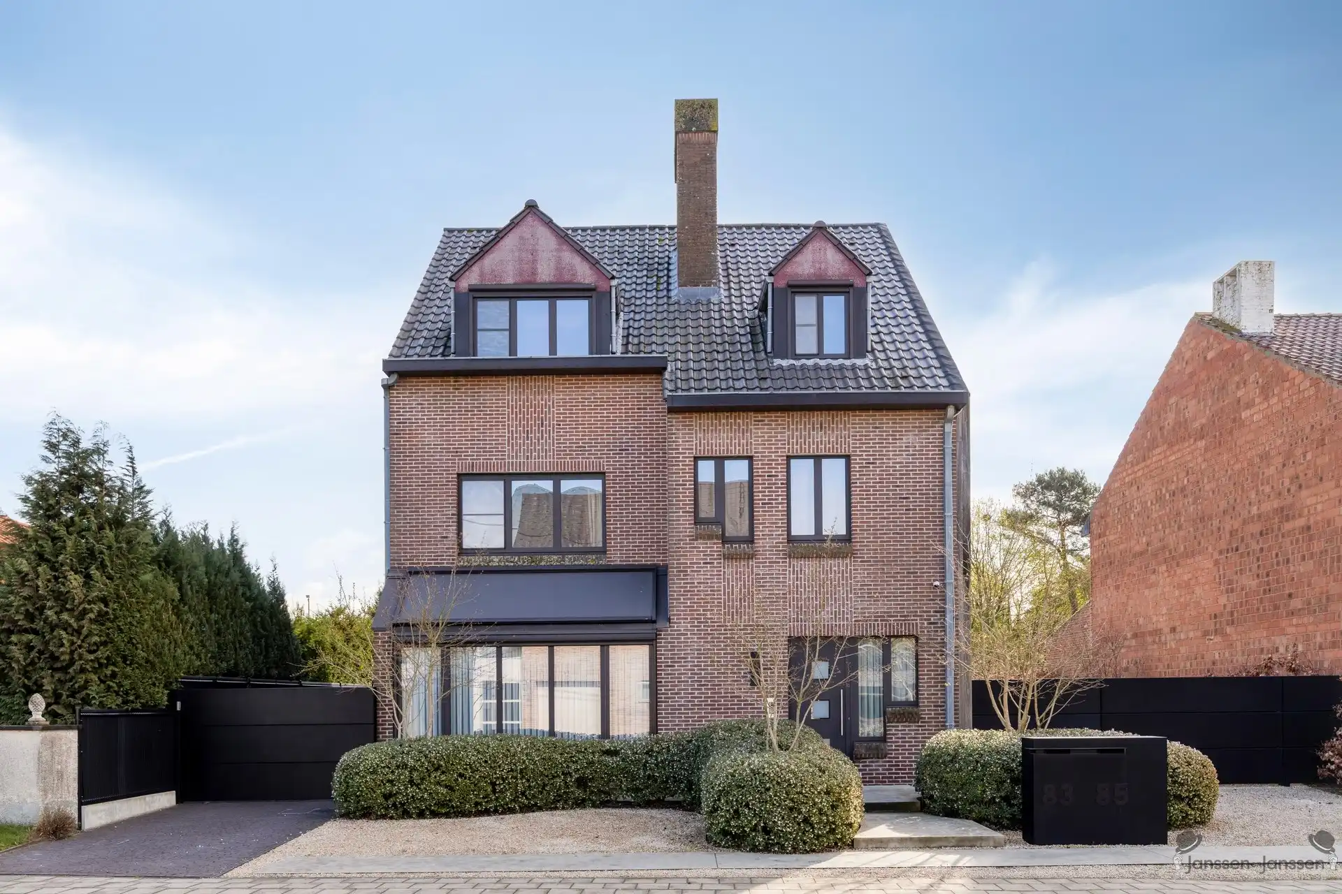 Woning met appartement (Kangoeroewoning)  foto {{pictureIndex}}