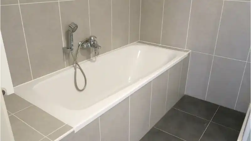 Halfopen villa-woning met Garage en Tuin te huur in Jabbeke foto 11