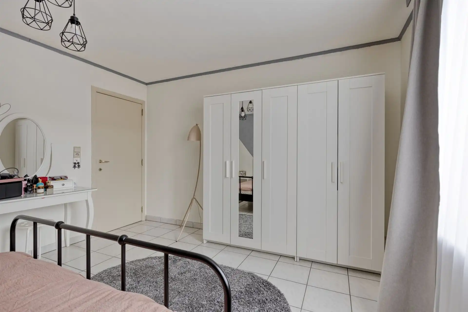 Instapklaar app. met 2 slaapkamers, terras en garage. foto 15