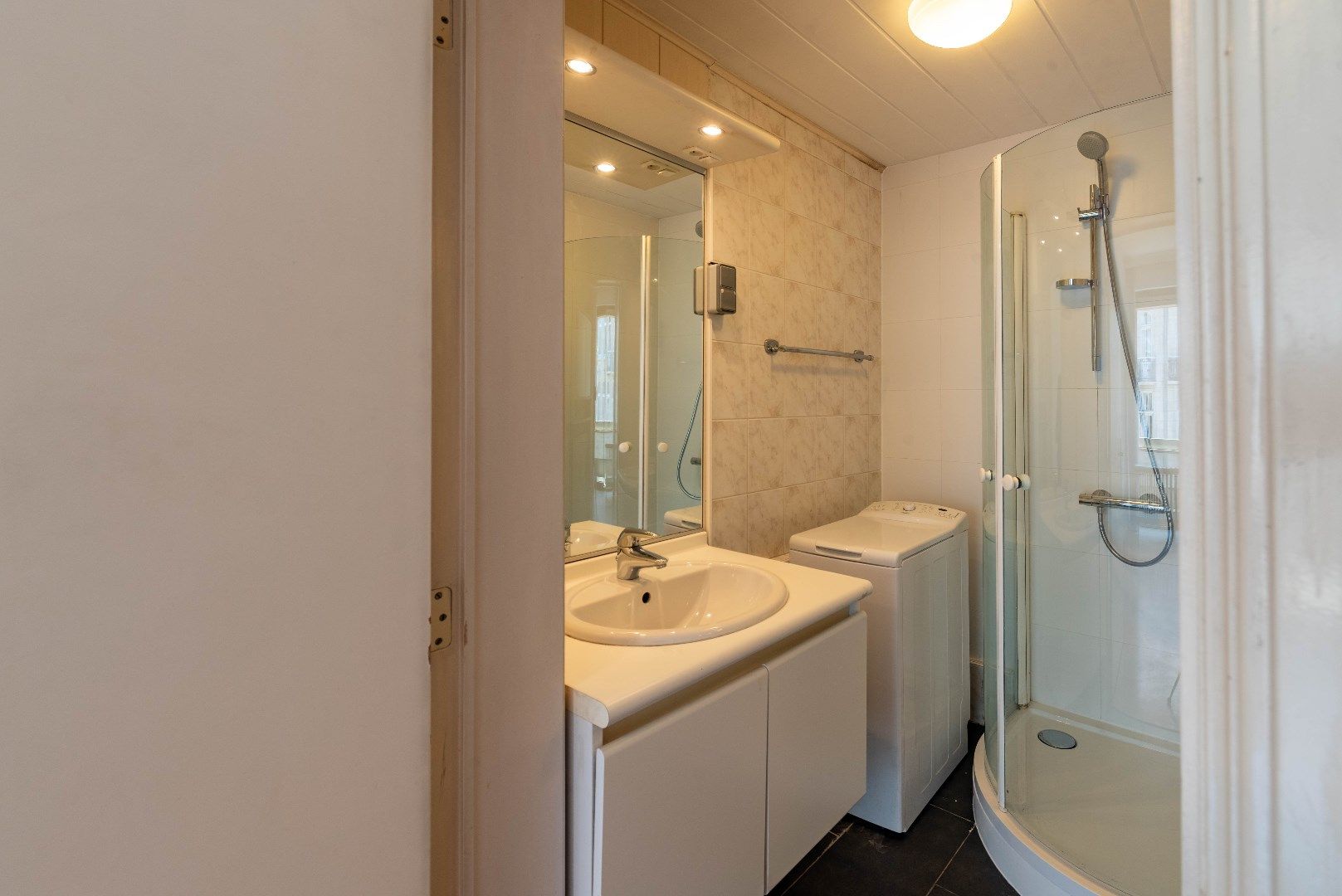 Goed gelegen één slaapkamer appartement foto 11