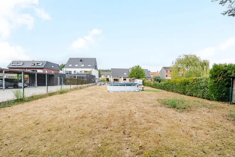 Halfopen bebouwing op een prachtig perceel van 1.113m² foto 10