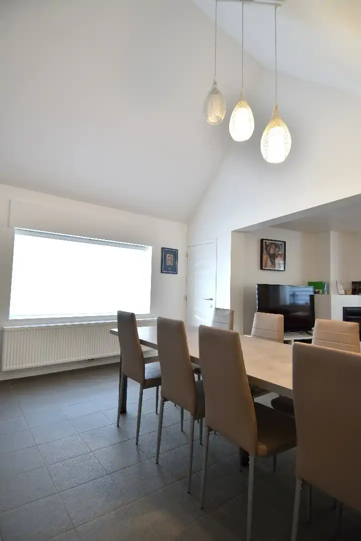 Halfopen bebouwing met 2 slaapkamers, garage en gezellig zonneterras te koop in Bellegem foto 8