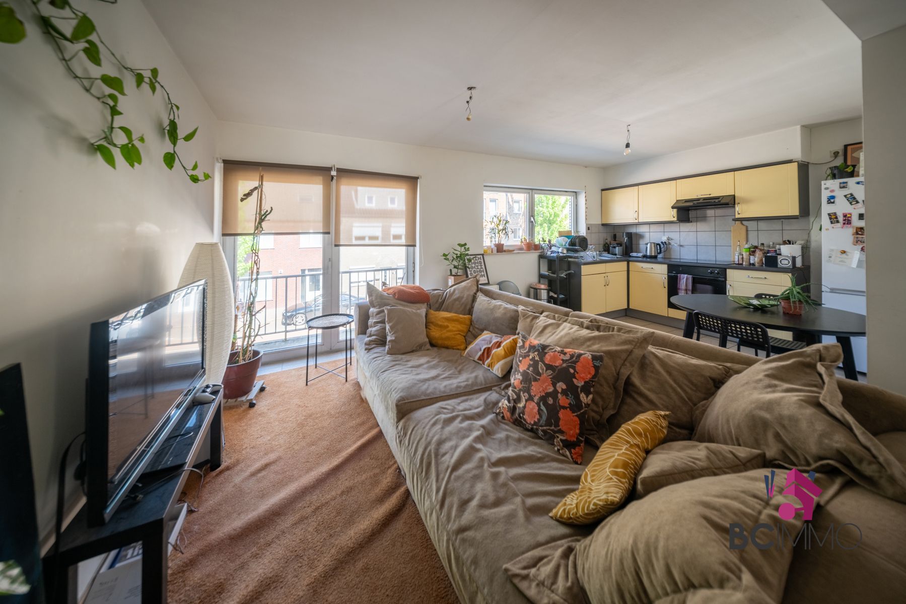 Instapklaar 1-slaapkamerappartement op toplocatie in Genk foto 3