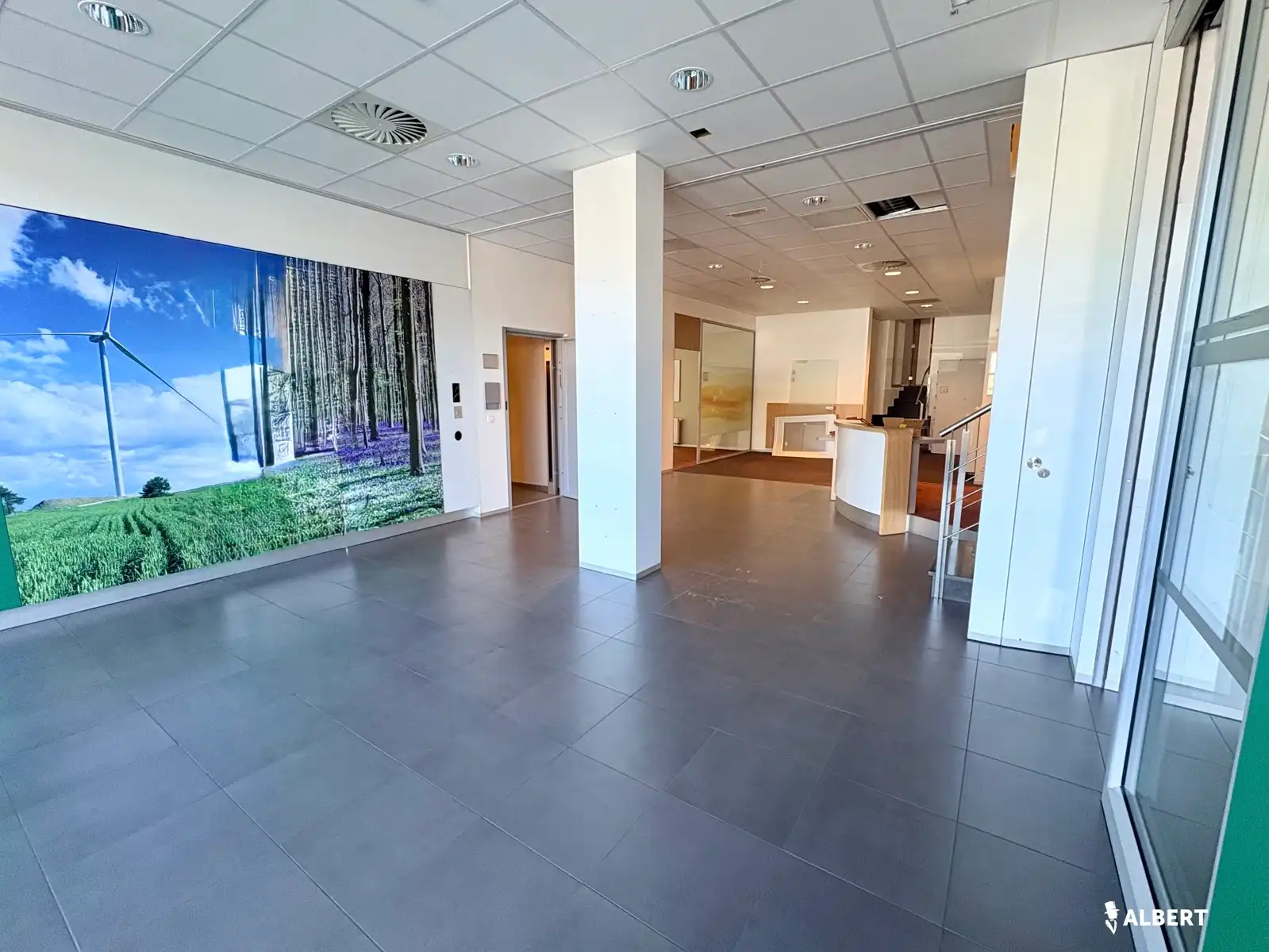 Lichtrijk handelspand van 497m2 op toplocatie! foto 7