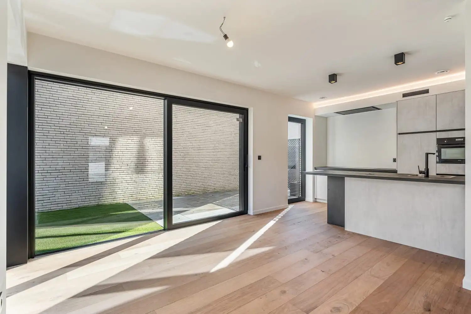 Rijwoning 3: Instapklare nieuwbouw rijwoning met 3 slaapkamers en zonnig terras in het centrum van Borgloon foto 4