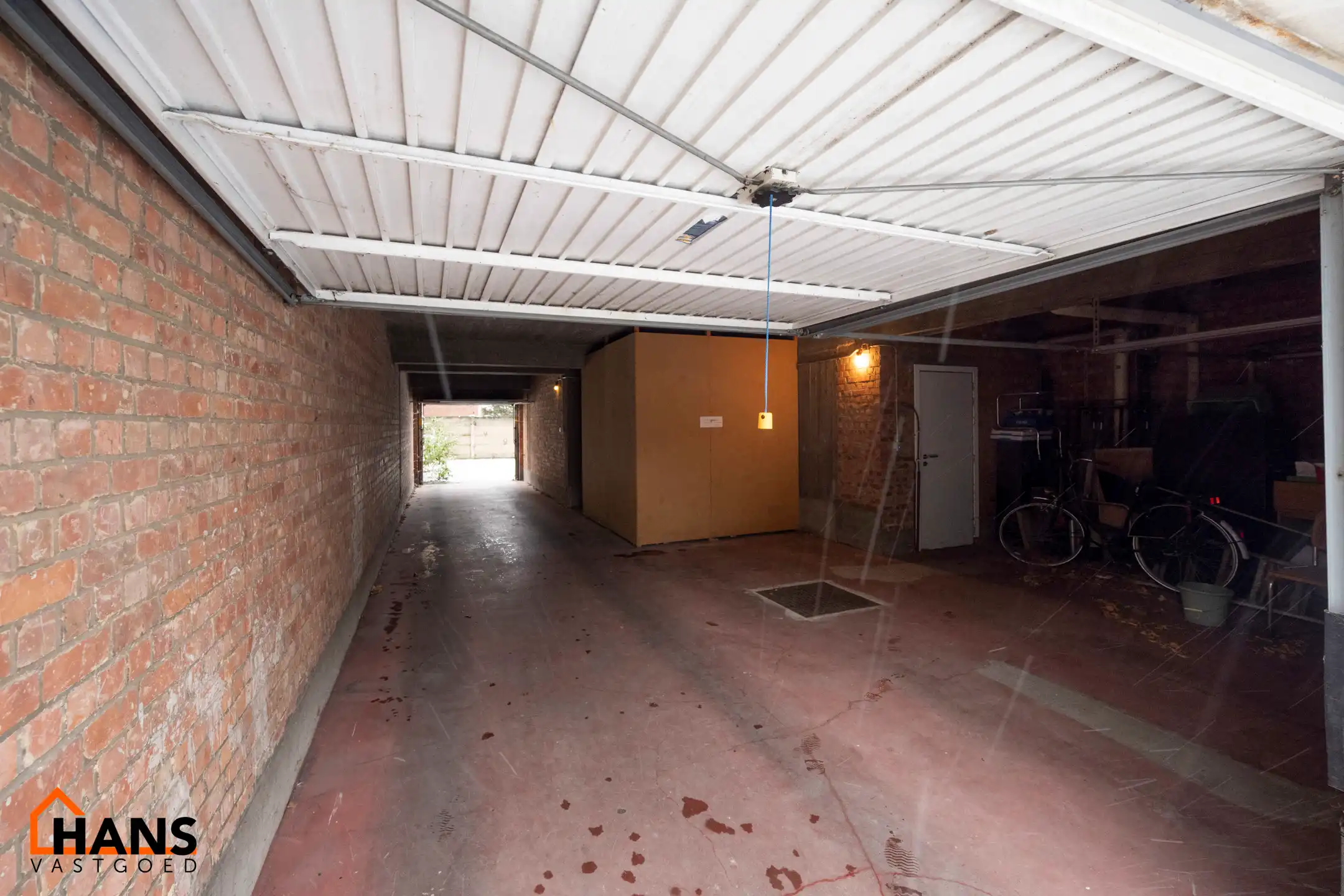 Gerenoveerd appartement met garage foto 18