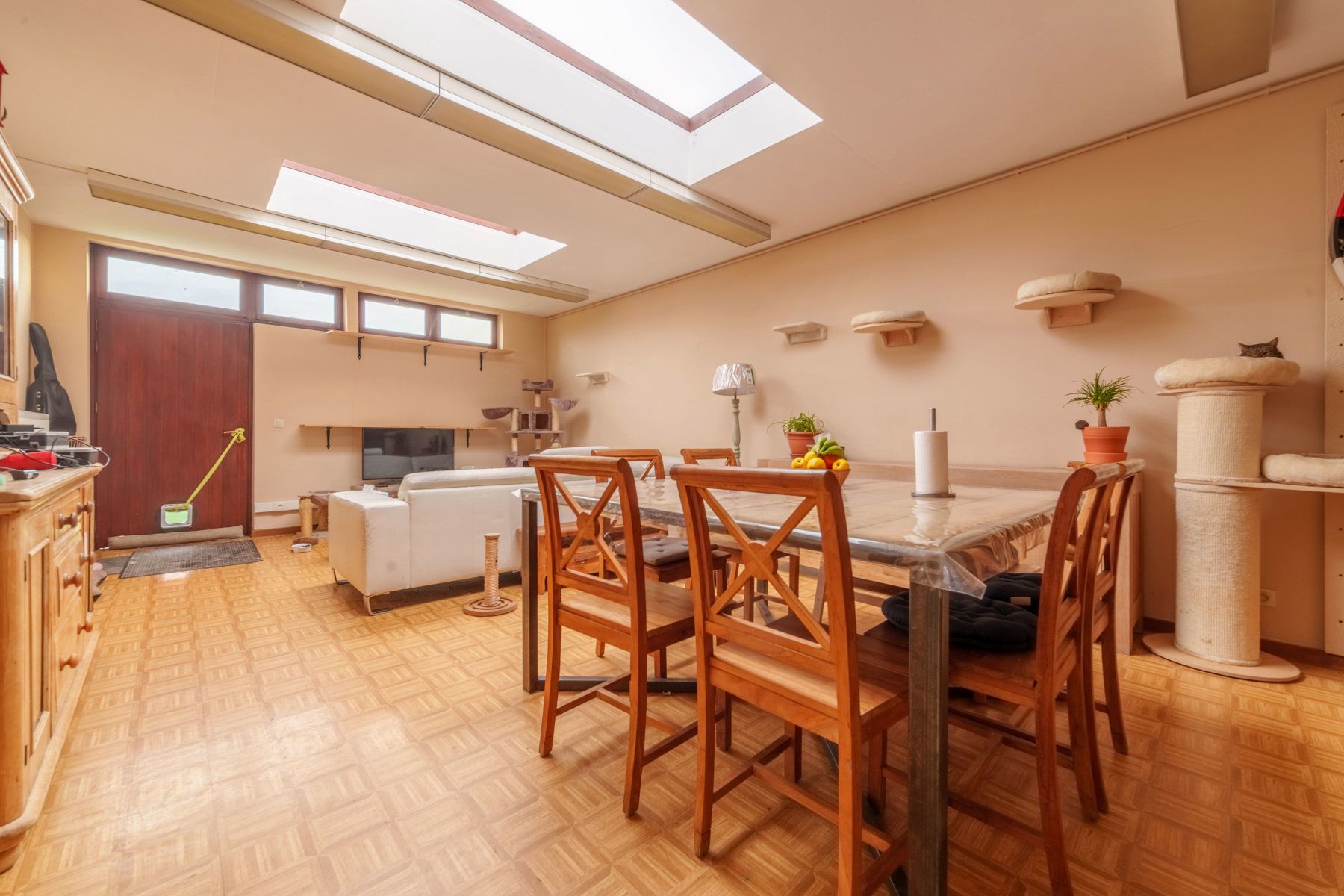 Grote gezinswoning te Hemiksem.  foto 3