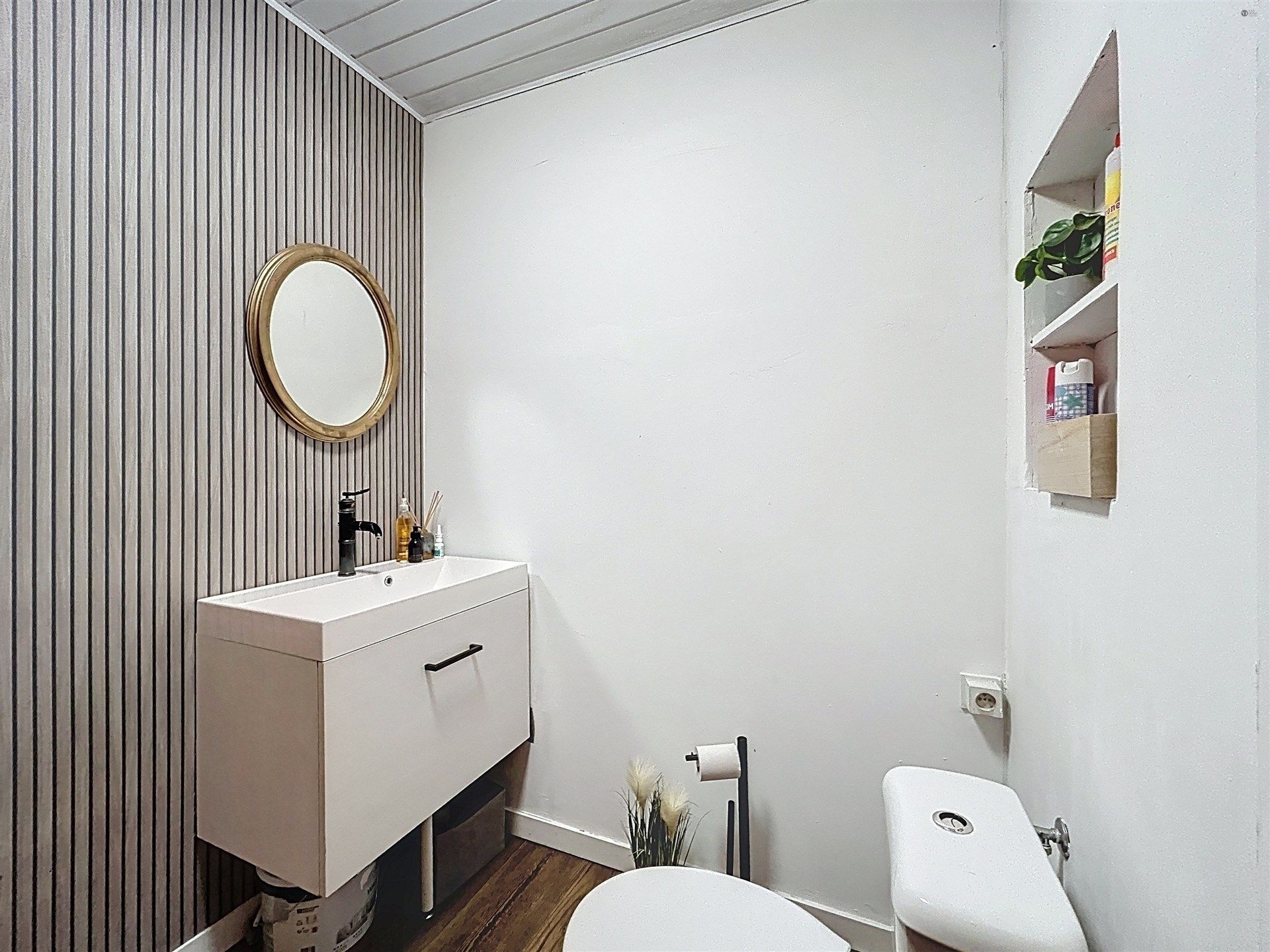 instapklare woning met 2 slaapkamers en ruime veranda op perceel van 158m² foto 9