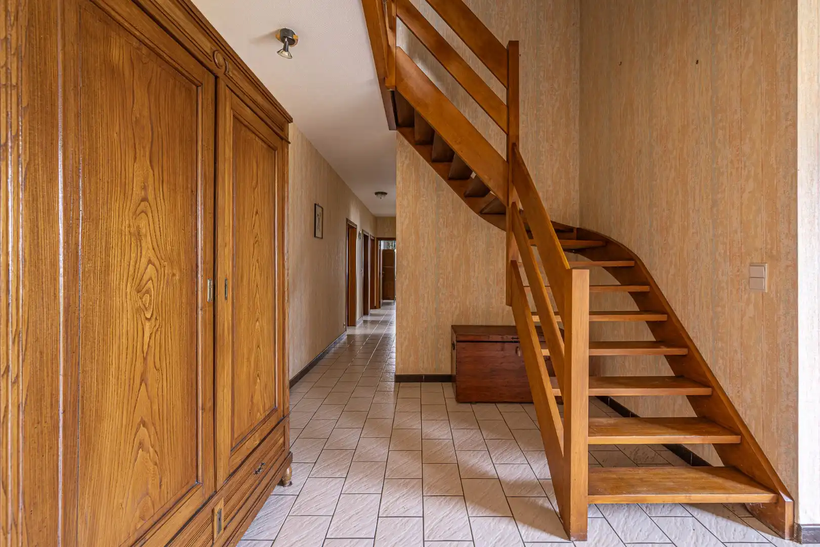 Ruime open woning met 5 slaapkamers, dubbele garage en tuin in Diksmuide foto 7