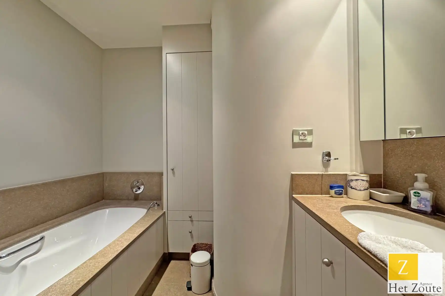 Charmant gemeubeld appartement in hartje Zoute foto 9