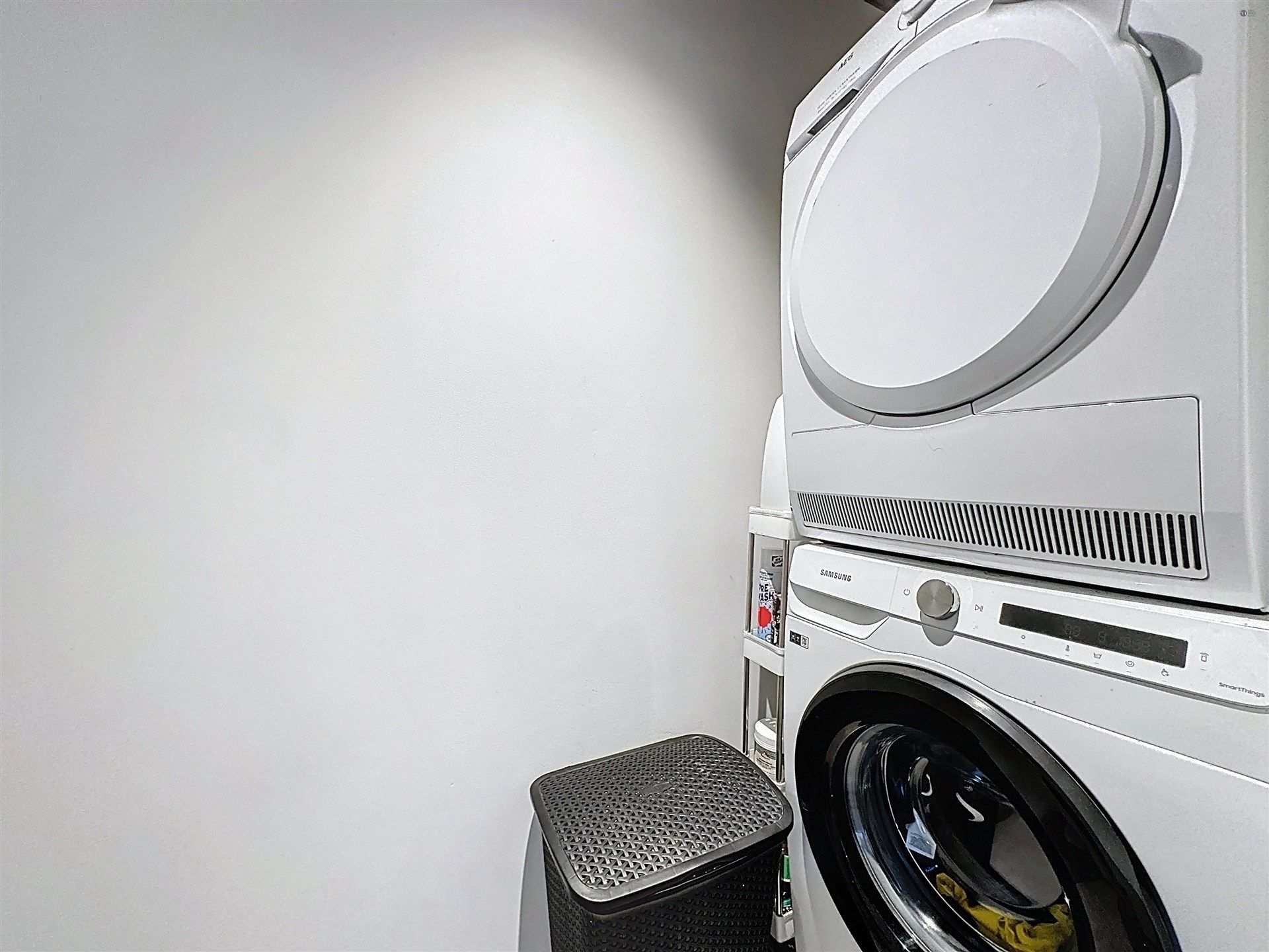 Gezinswoning met 2 slaapkamers, ruim magazijn en halfopen karakter op toplocatie! foto 17