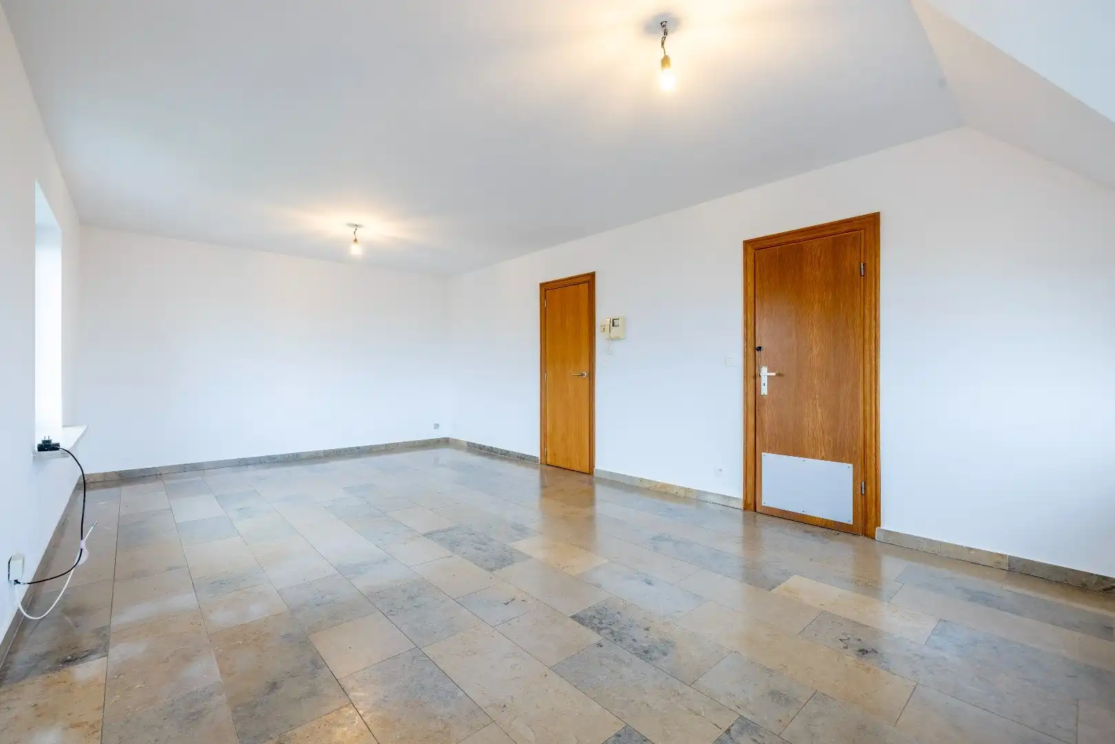 Instapklaar 3-slaapkamerappartement met autostaanplaats – ideaal als investering of eigen woonst foto 3