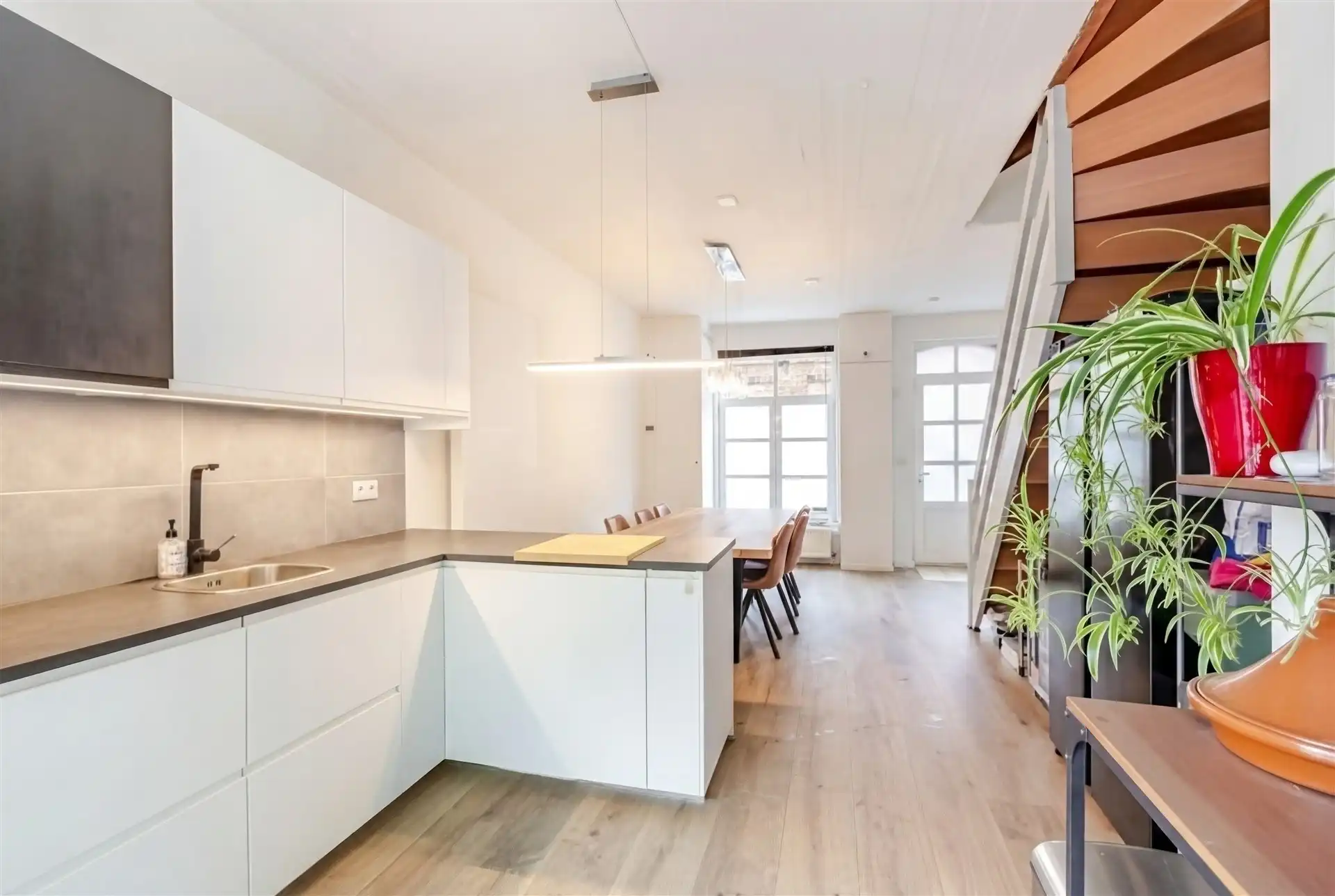 Gunstig gelegen woning met 3 slaapkamers en terras in centrum Wetteren! foto 7