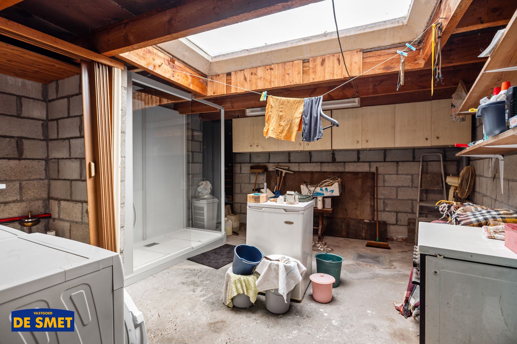 Volledig te vernieuwen/af te breken rijwoning zonder tuin foto 7