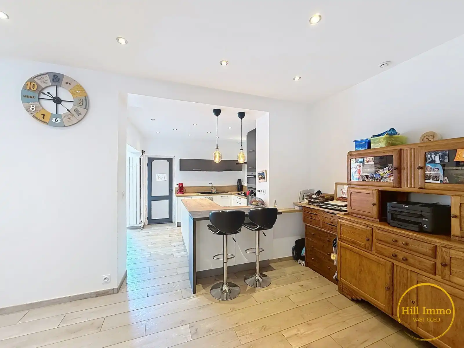 Gerenoveerde rijwoning met 5 slaapkamers in Nieuwkerke (Heuvelland) foto 6