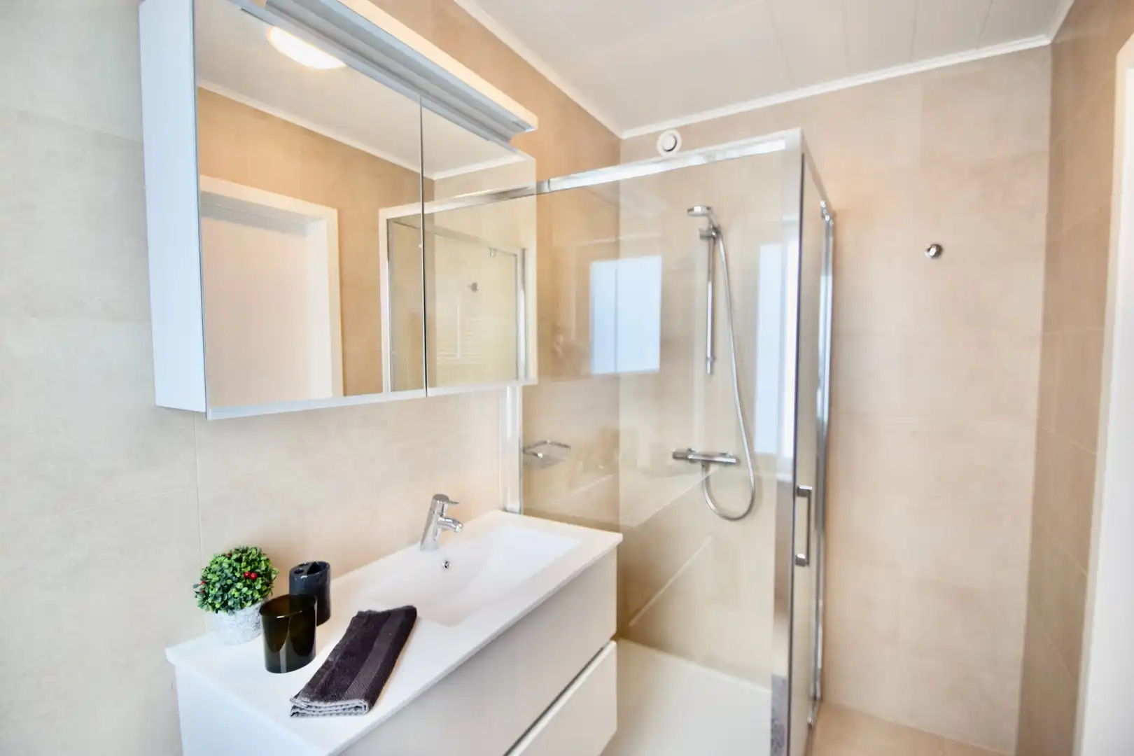 Charmante woning te koop centraal gelegen in Oud-Knokke vlakbij het centrum. foto 11