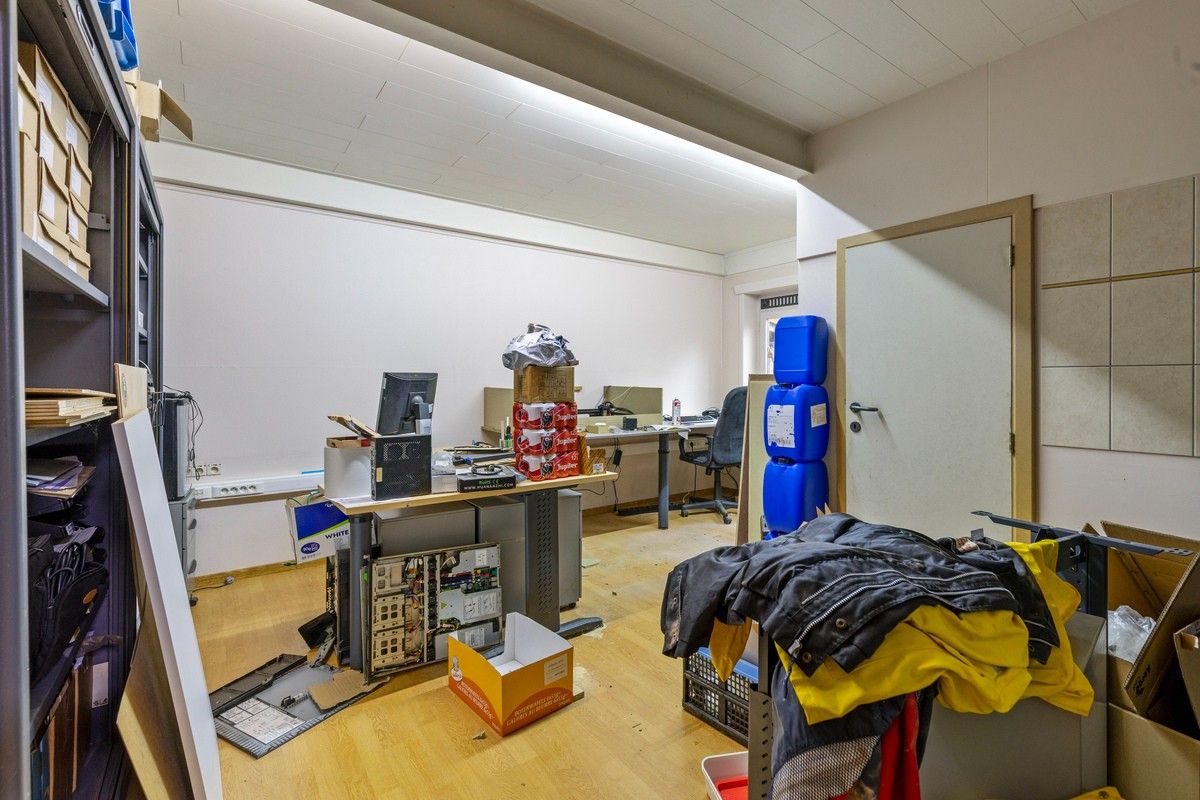 MAGAZIJN/APPARTEMENT/BURELEN en WONING te ASSEBROEK foto 27
