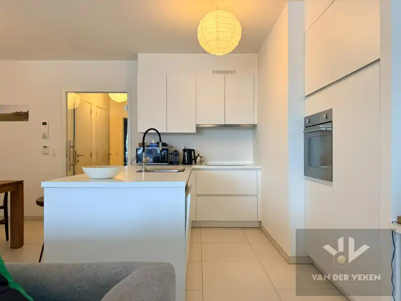 2 slaapkamer appartement met zicht op het scheepvaartplein en naar het water! foto 4