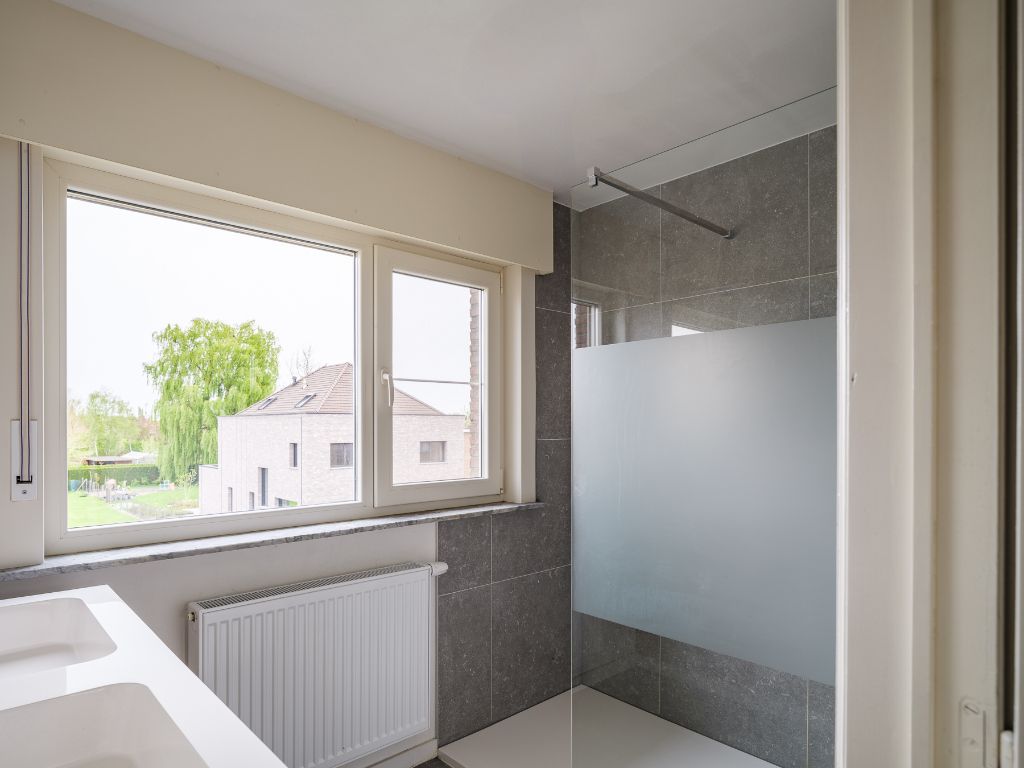 Merelbeke – op een boogscheut van Gent. Gunstig gelegen bel-étage woning (EPC B) met 4 kamers en een aangename tuin op een perceel van 245 m2. foto 15