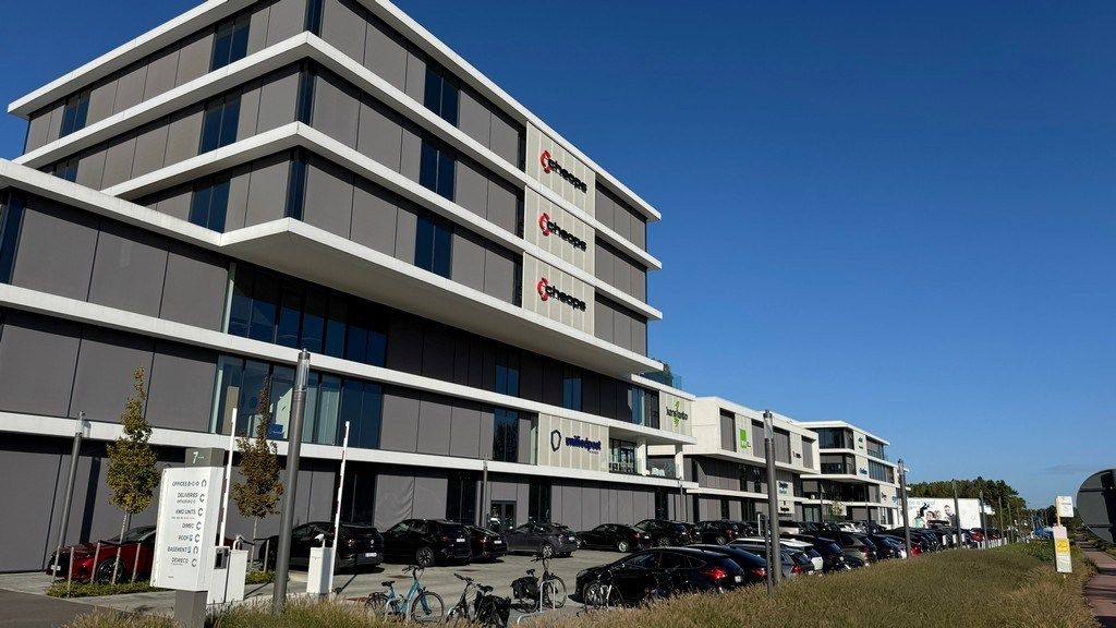 Instapklaar en ingericht kantoor te huur vlakbij E19 in Kontich foto 25