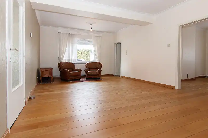 TRADITIONELE WONING VLAK BIJ DE STAD EN HET KANAAL foto 6