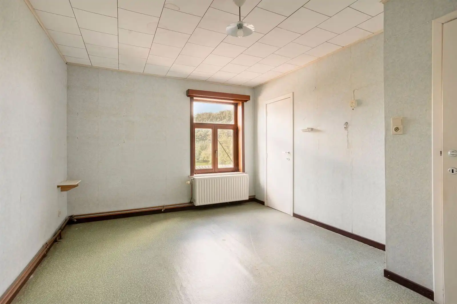 Openbebouwing met 5 slaapkamers garage en ruime tuin foto 15