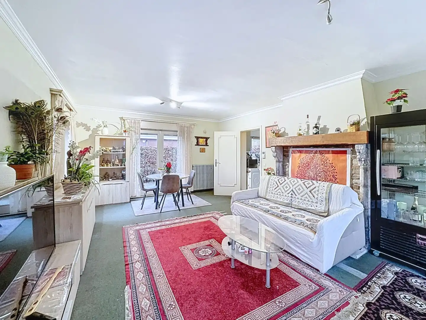 Statige villa met 4 slaapkamers en bureau foto 4