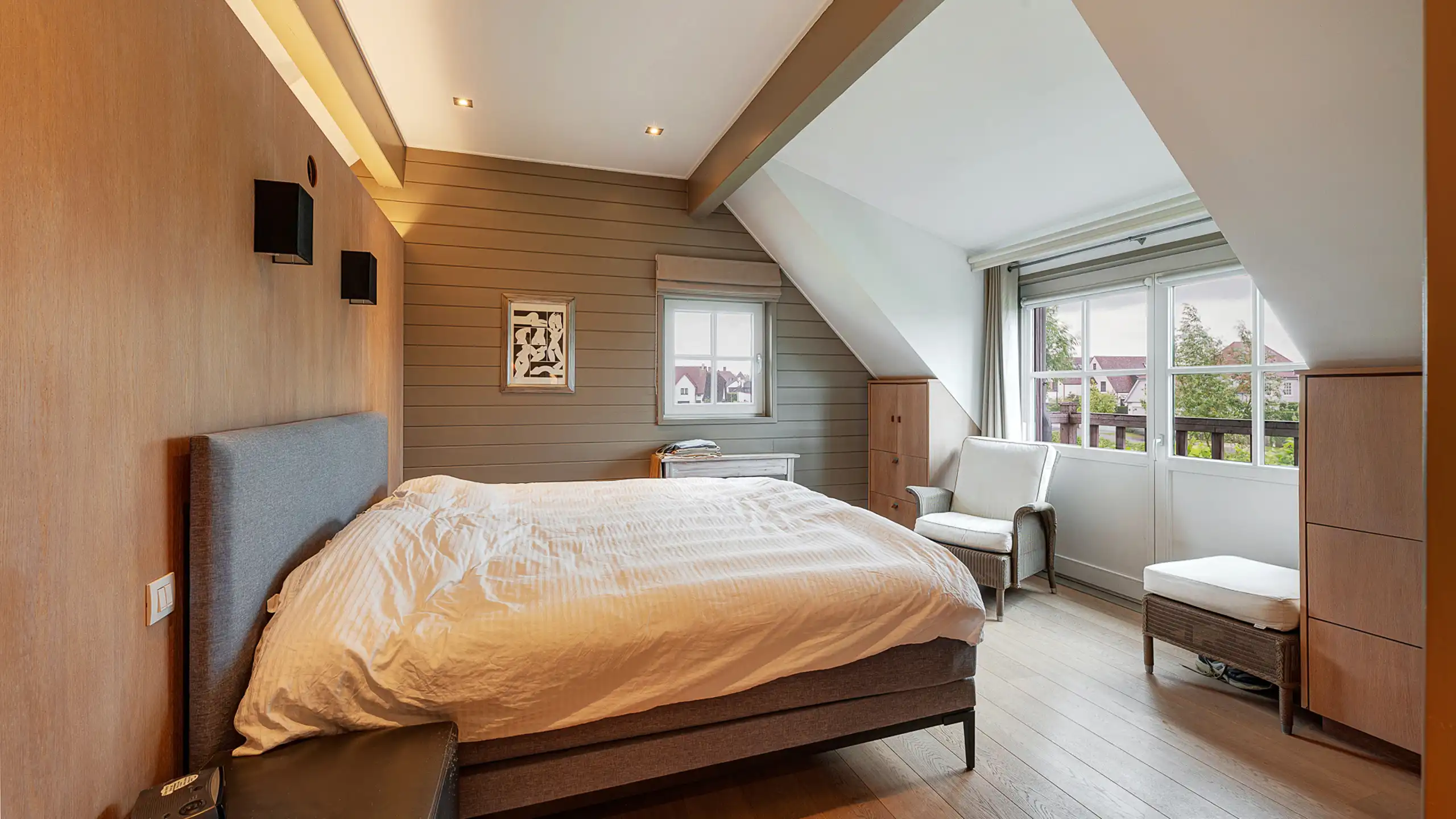 Exclusieve villa met zwembad en panoramisch polderzicht foto 20