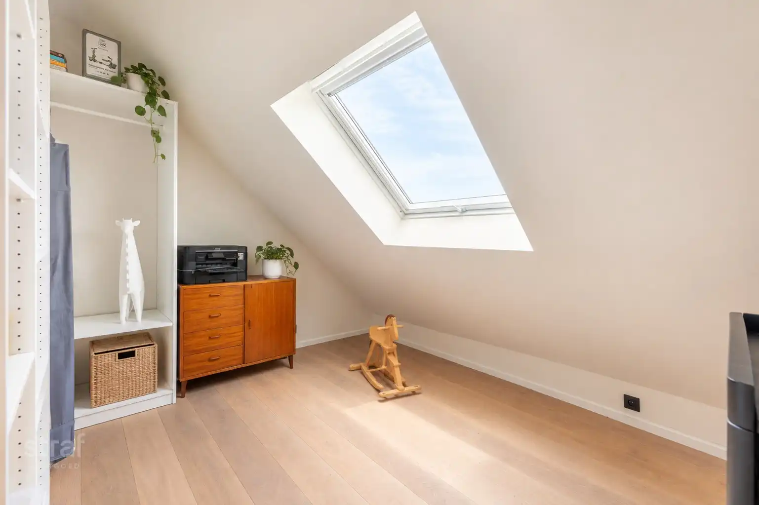 Bijna-nieuwbouwwoning met 4 slpks in hartje Zwijndrecht foto 22