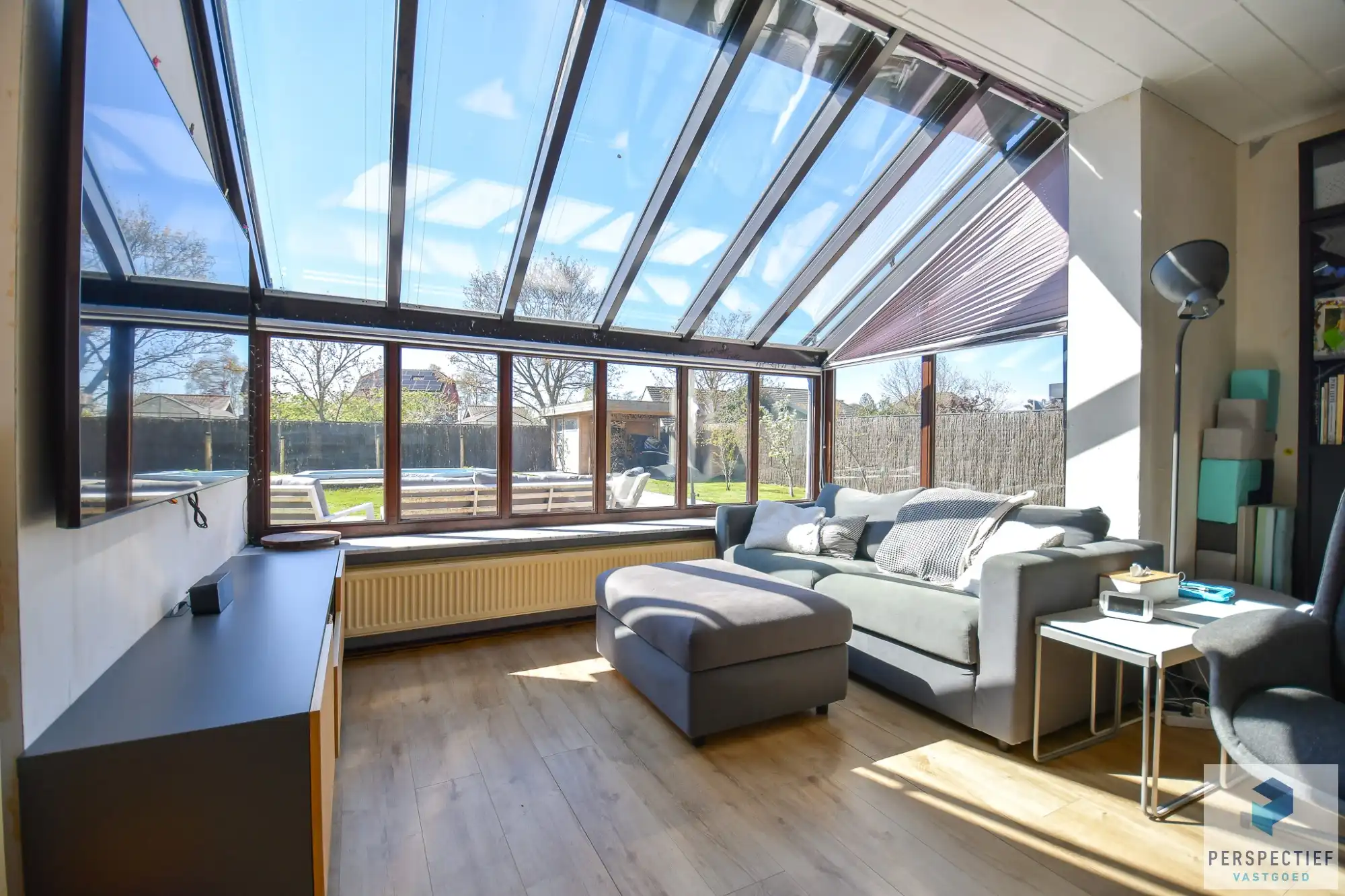 Centraal gelegen ruime woning met 3 slaapkamers - garage en grote tuin op 615 m² foto 6