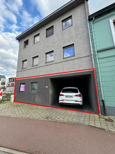 Gelijkvloersappartement met aparte inkom en INCL. parking! foto {{pictureIndex}}
