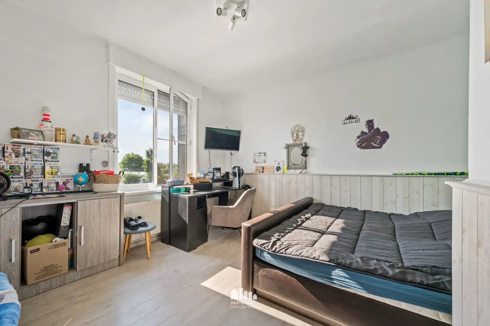 Instapklare halfopen woning met 5 slaapkamers, dubbele garage en zonnige tuin in Komen-Waasten. foto 19
