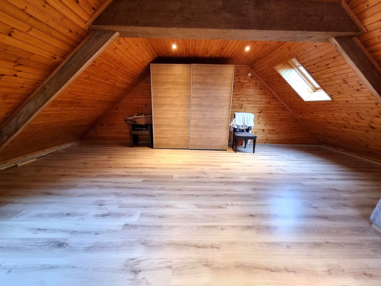 Ruime gezinswoning 4slks – ideaal voor groot gezin of combi zelfstandige activiteit. foto 13