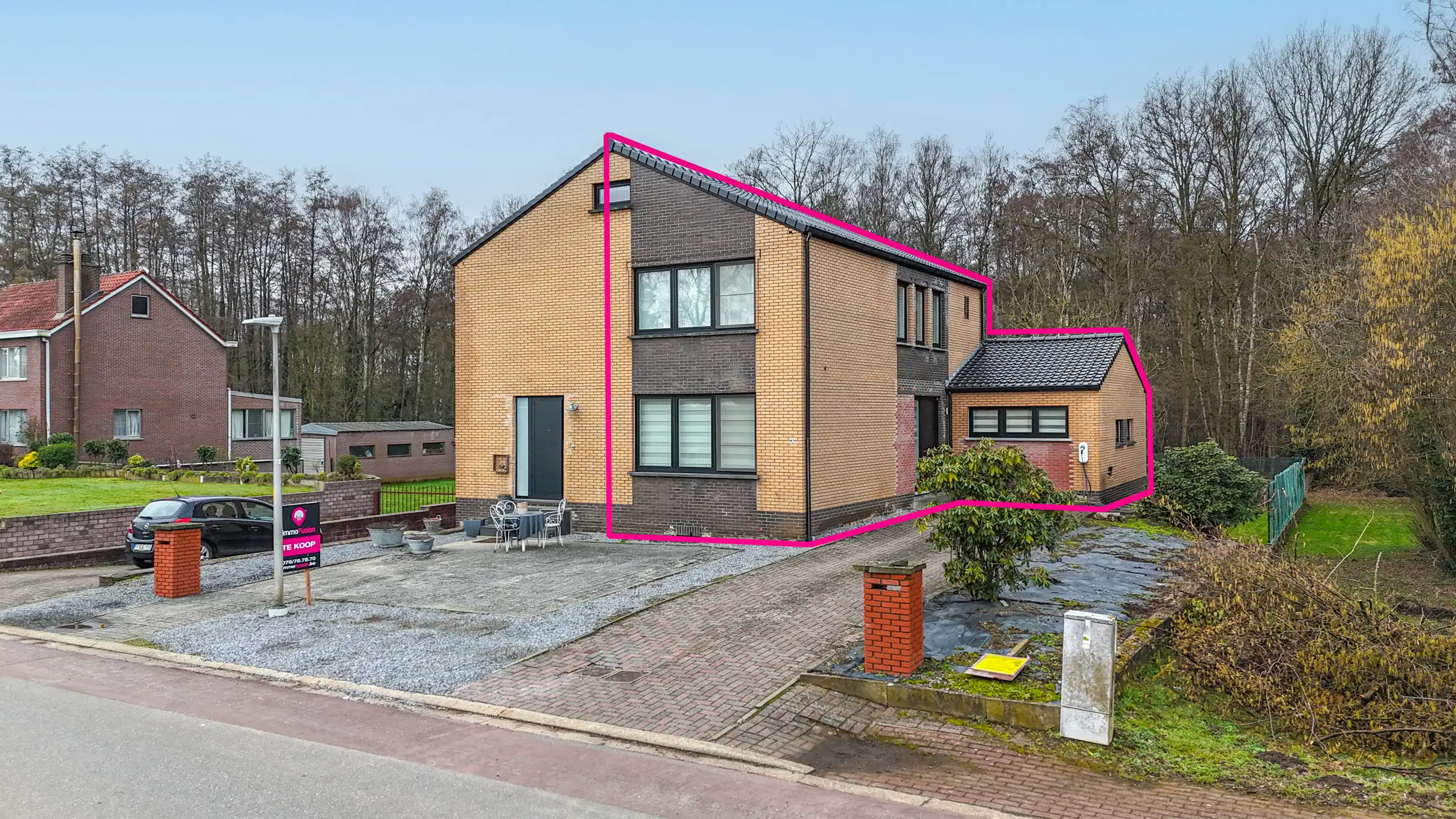 Instapklare halfopen bebouwing op topligging dicht aan natuurzone! foto 2