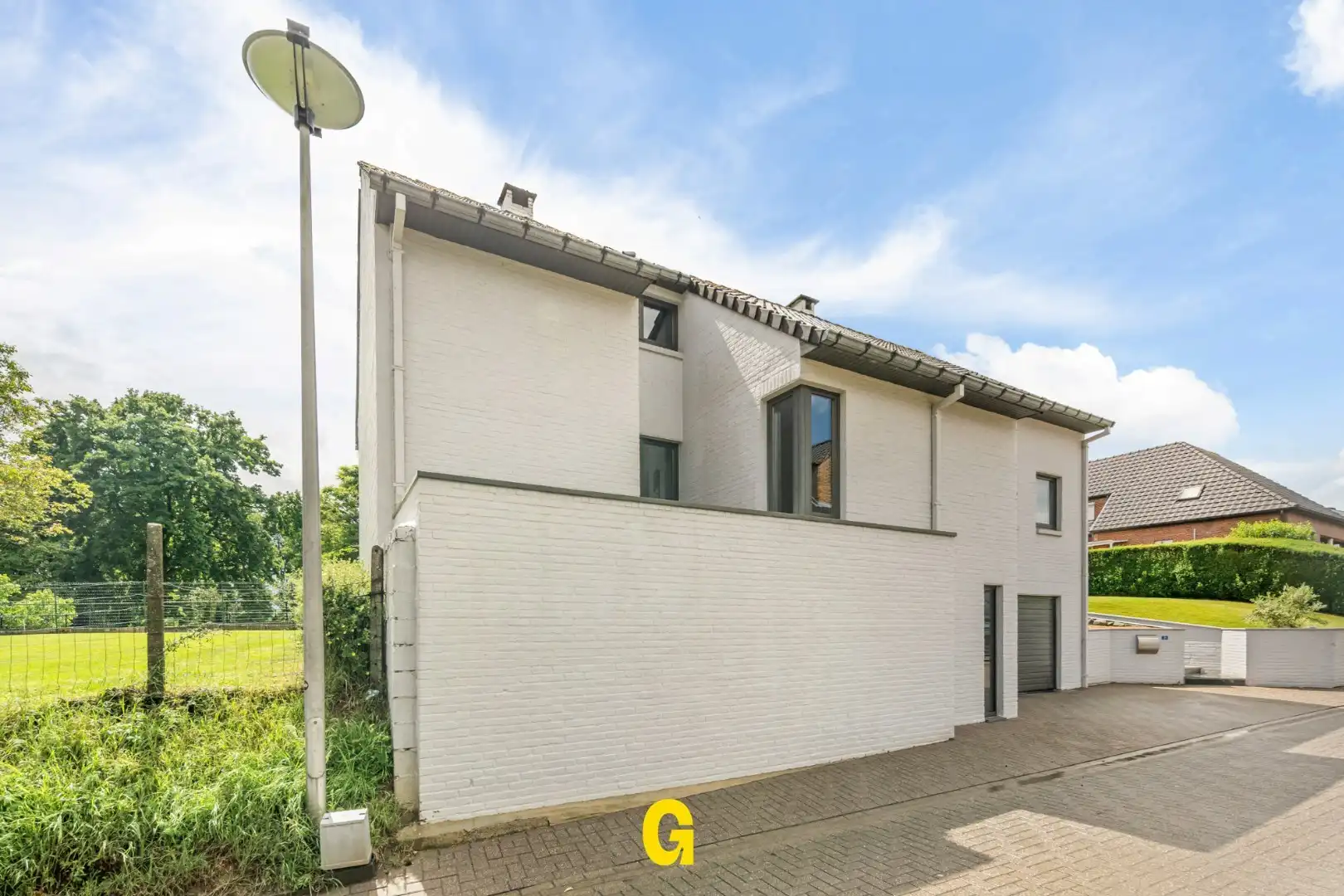 Knappe halfopen woning met een aantrekkelijke tijdloze architectuur, in perfecte staat, op 5a 67ca - label C foto 30