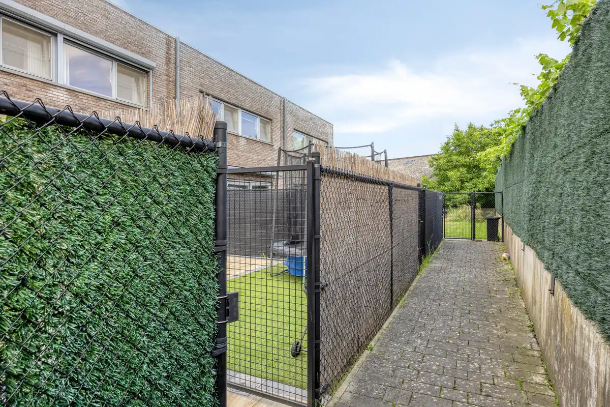 INSTAPKLARE ENERGIEZUINIGE GEZINSWONING MET 3 SLK IN CENTRUM HOESELT. foto 23